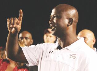 Demetric Jackson has been hired as Fort White's new head coach. He previously spent 14 seasons in charge of the Indians from 2007-2020. (FILE)